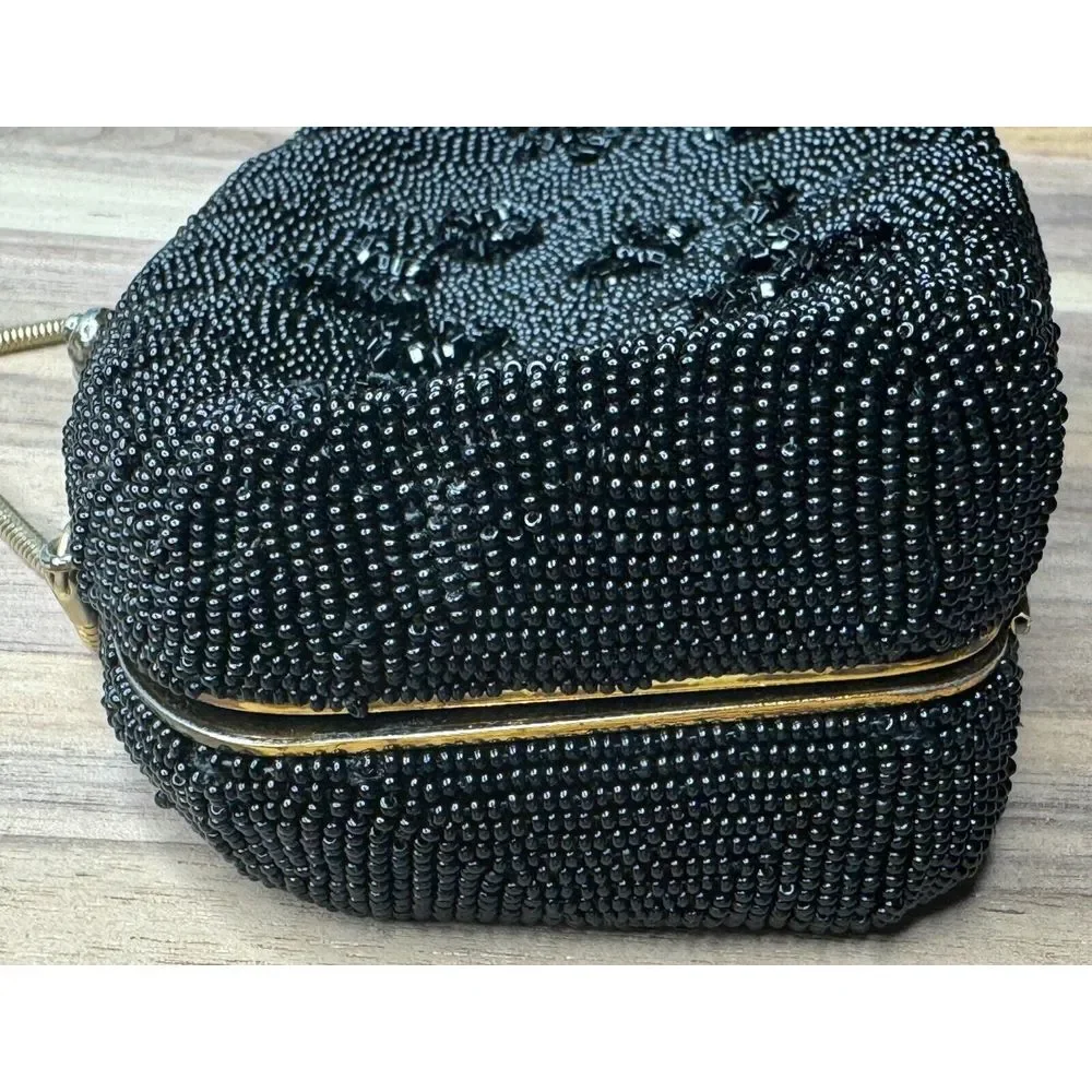 Flower Beaded Pattern Vintage Kiss Clasp Black Clutch Purse With‎ Hand Strap